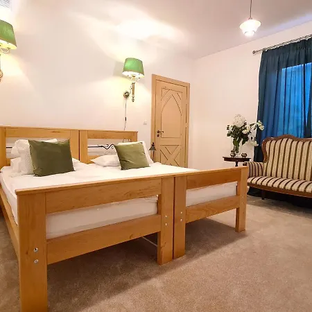 Gosciniec Ilzanka 住宿加早餐酒店 Ilza